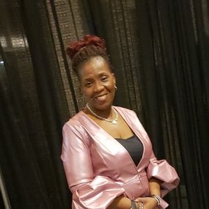 Meet your Posher, Monique